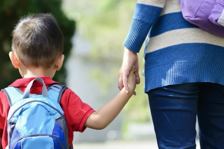 Okullar Açılıyor: Veliler Stresi Nasıl Giderebilir?